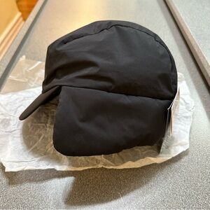 NWT Lululemon Pure Puff Trapper Hat (Black, Size M/L)